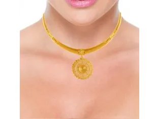 Finely Crafted 22k Jewellery Set With Designer Round Drop
