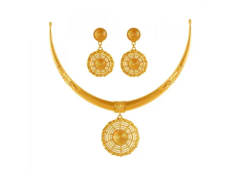 Finely Crafted 22k Jewellery Set With Designer Round Drop