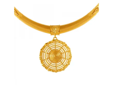 Finely Crafted 22k Jewellery Set With Designer Round Drop