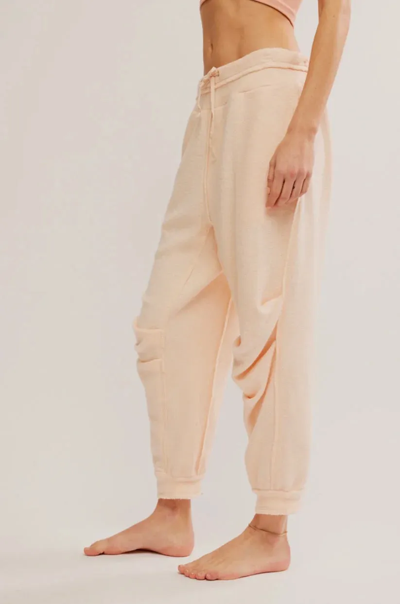 Free People Day Off Fleece Joggers - TENDER PEACH